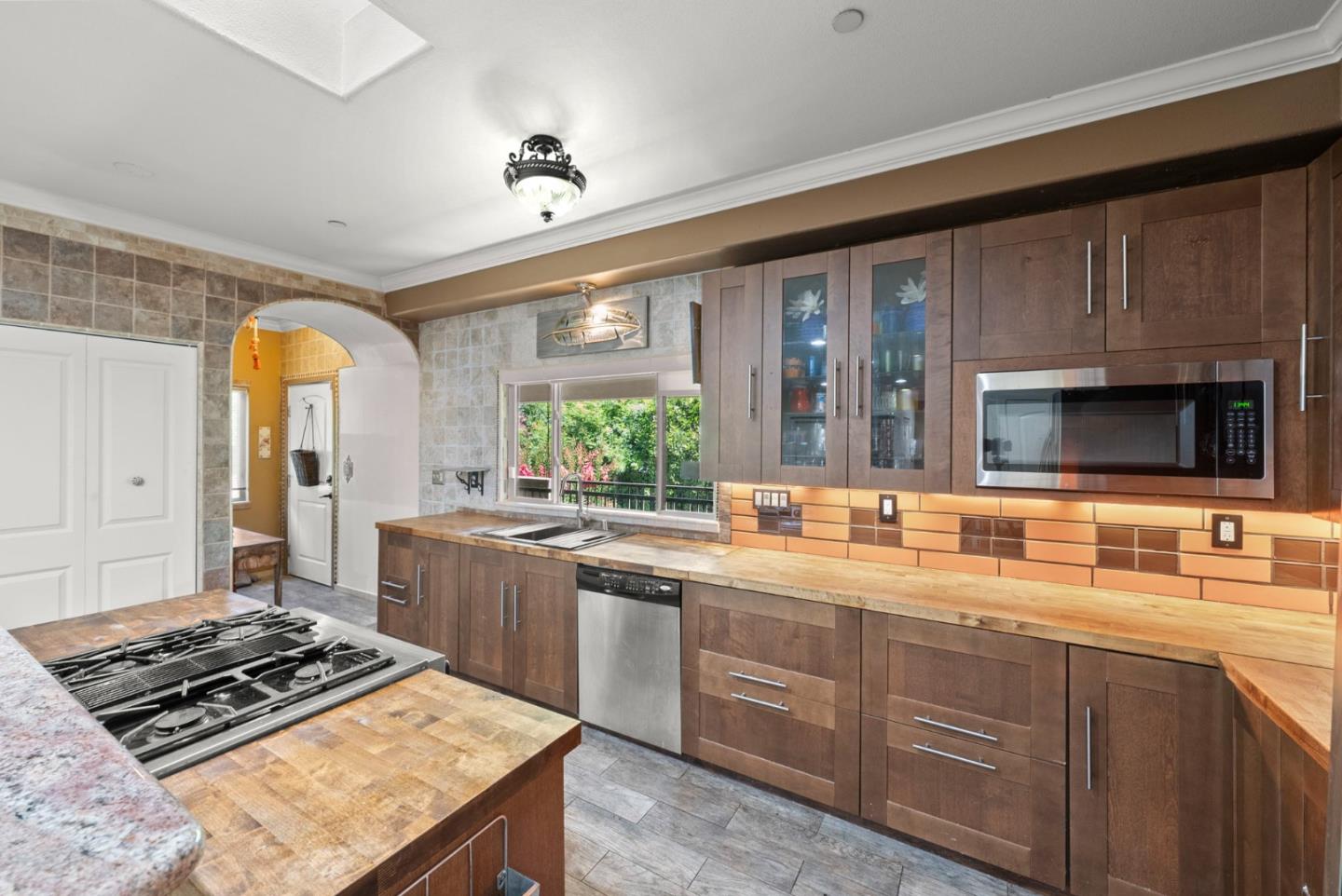 Detail Gallery Image 14 of 43 For 18 S 21st St #200,  San Jose,  CA 95116 - 3 Beds | 2/1 Baths