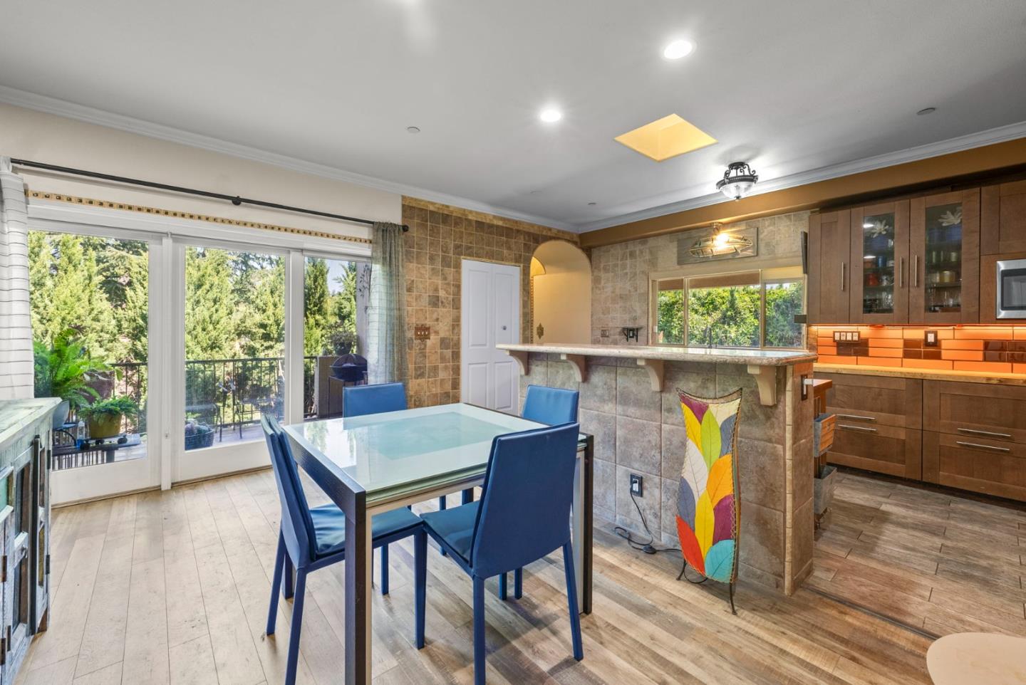 Detail Gallery Image 2 of 43 For 18 S 21st St #200,  San Jose,  CA 95116 - 3 Beds | 2/1 Baths