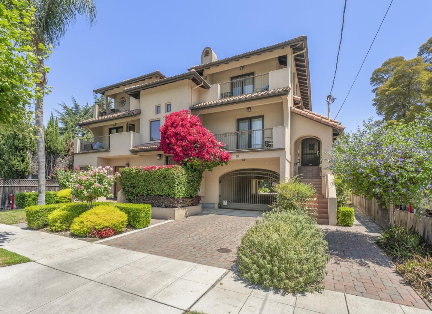 Detail Gallery Image 8 of 43 For 18 S 21st St #200,  San Jose,  CA 95116 - 3 Beds | 2/1 Baths