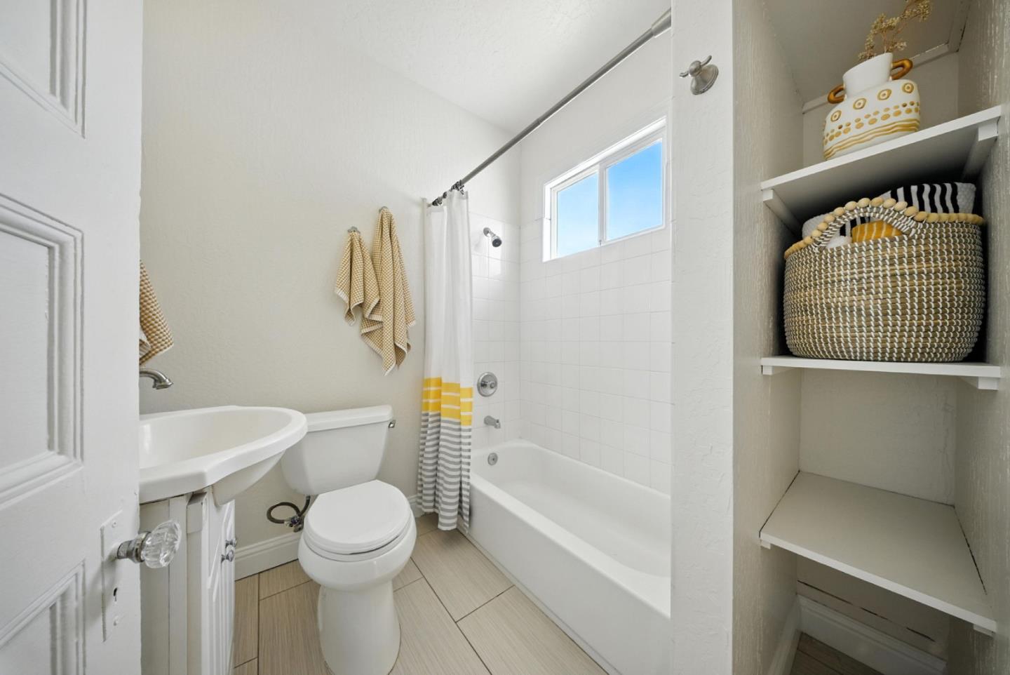 Detail Gallery Image 25 of 78 For 185 N 9th St, San Jose,  CA 95112 - 4 Beds | 4 Baths