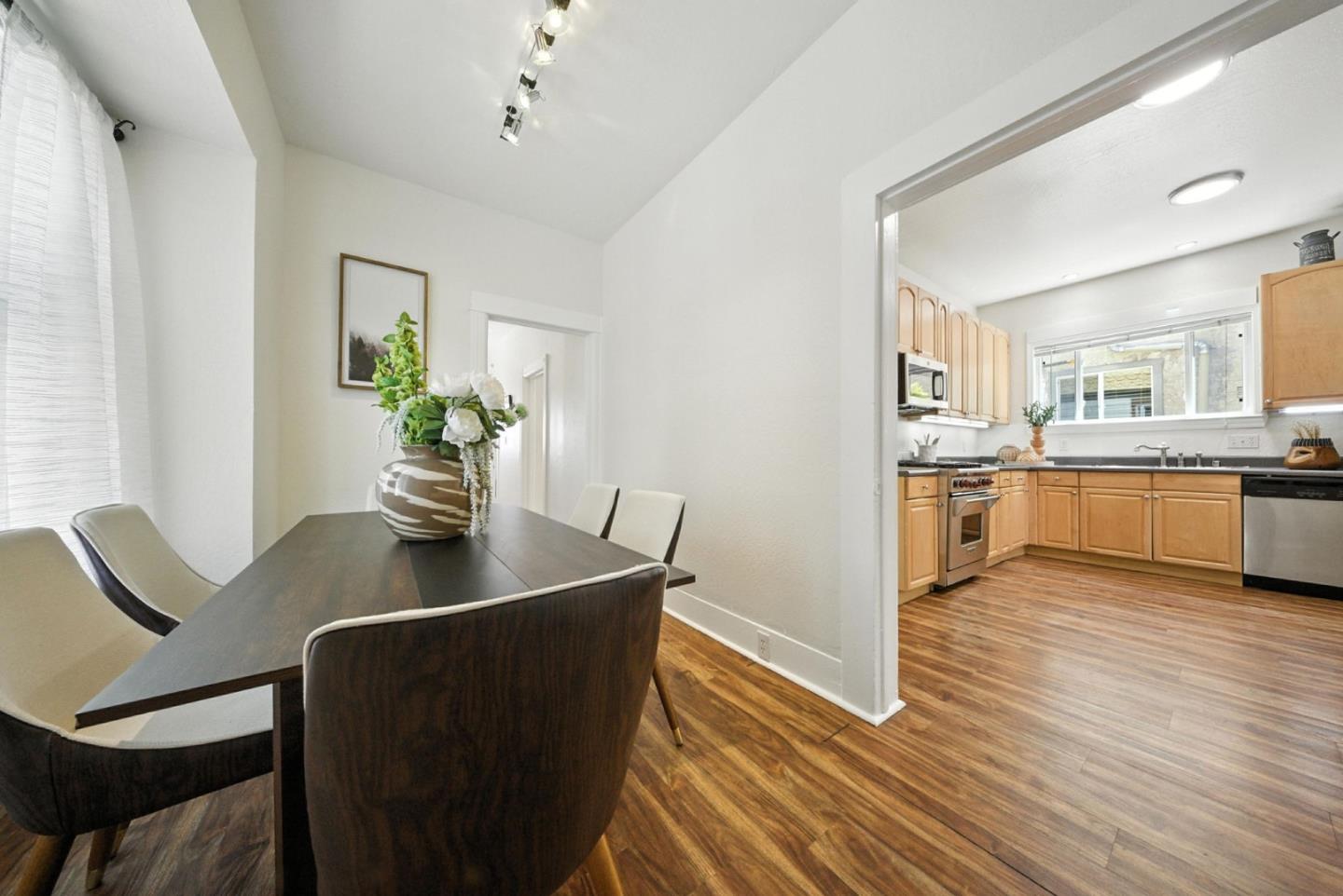 Detail Gallery Image 9 of 78 For 185 N 9th St, San Jose,  CA 95112 - 4 Beds | 4 Baths