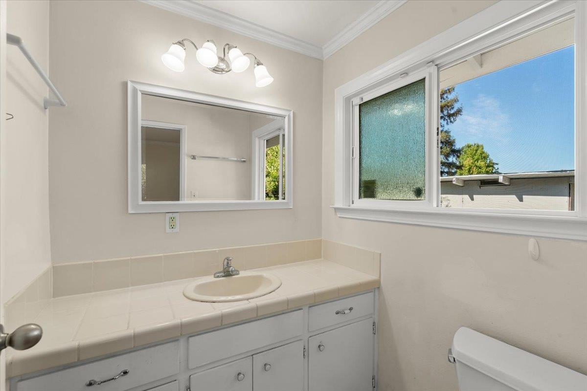 Detail Gallery Image 13 of 20 For 495 Giannini Dr, Santa Clara,  CA 95051 - 3 Beds | 2 Baths