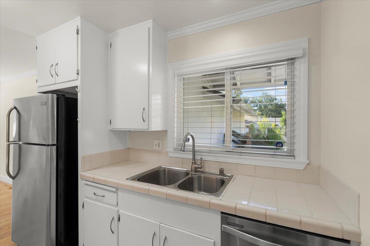 Detail Gallery Image 7 of 20 For 495 Giannini Dr, Santa Clara,  CA 95051 - 3 Beds | 2 Baths