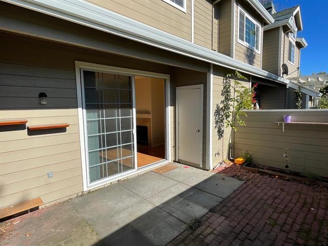 Detail Gallery Image 2 of 11 For 321 Treasure Island Dr, Belmont,  CA 94002 - 2 Beds | 2/1 Baths