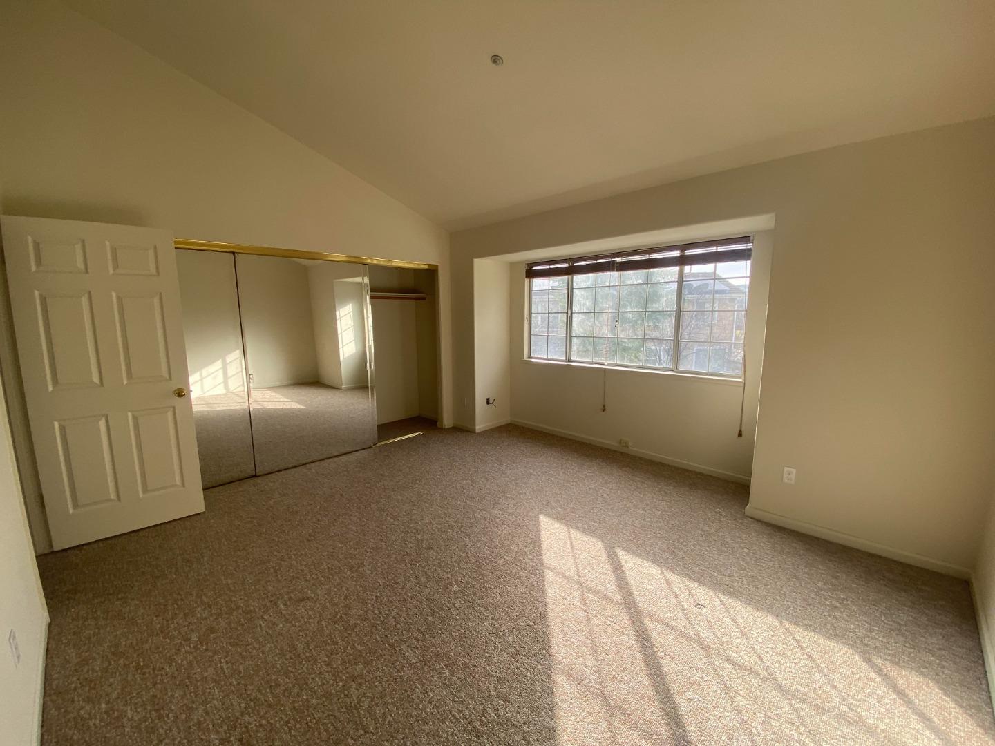 Detail Gallery Image 8 of 11 For 321 Treasure Island Dr, Belmont,  CA 94002 - 2 Beds | 2/1 Baths