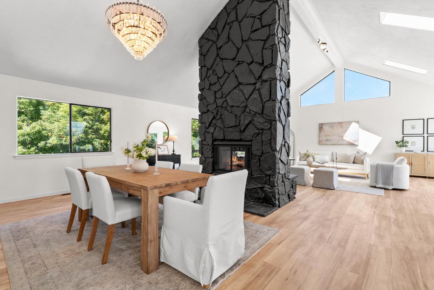 Detail Gallery Image 12 of 59 For 607 Saint Andrews Dr, Aptos,  CA 95003 - 5 Beds | 2/1 Baths
