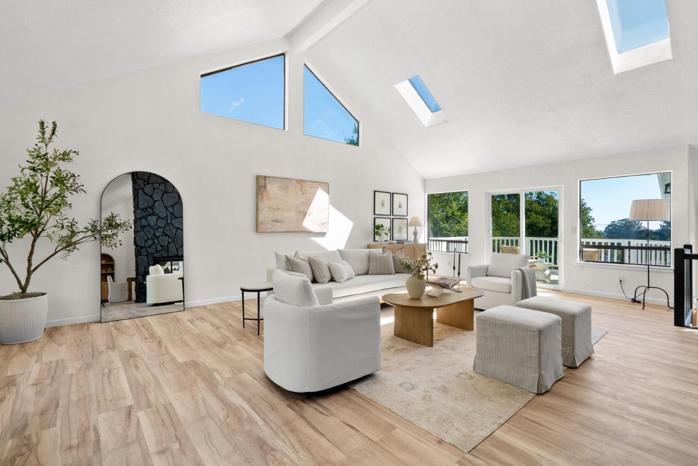 Detail Gallery Image 13 of 59 For 607 Saint Andrews Dr, Aptos,  CA 95003 - 5 Beds | 2/1 Baths