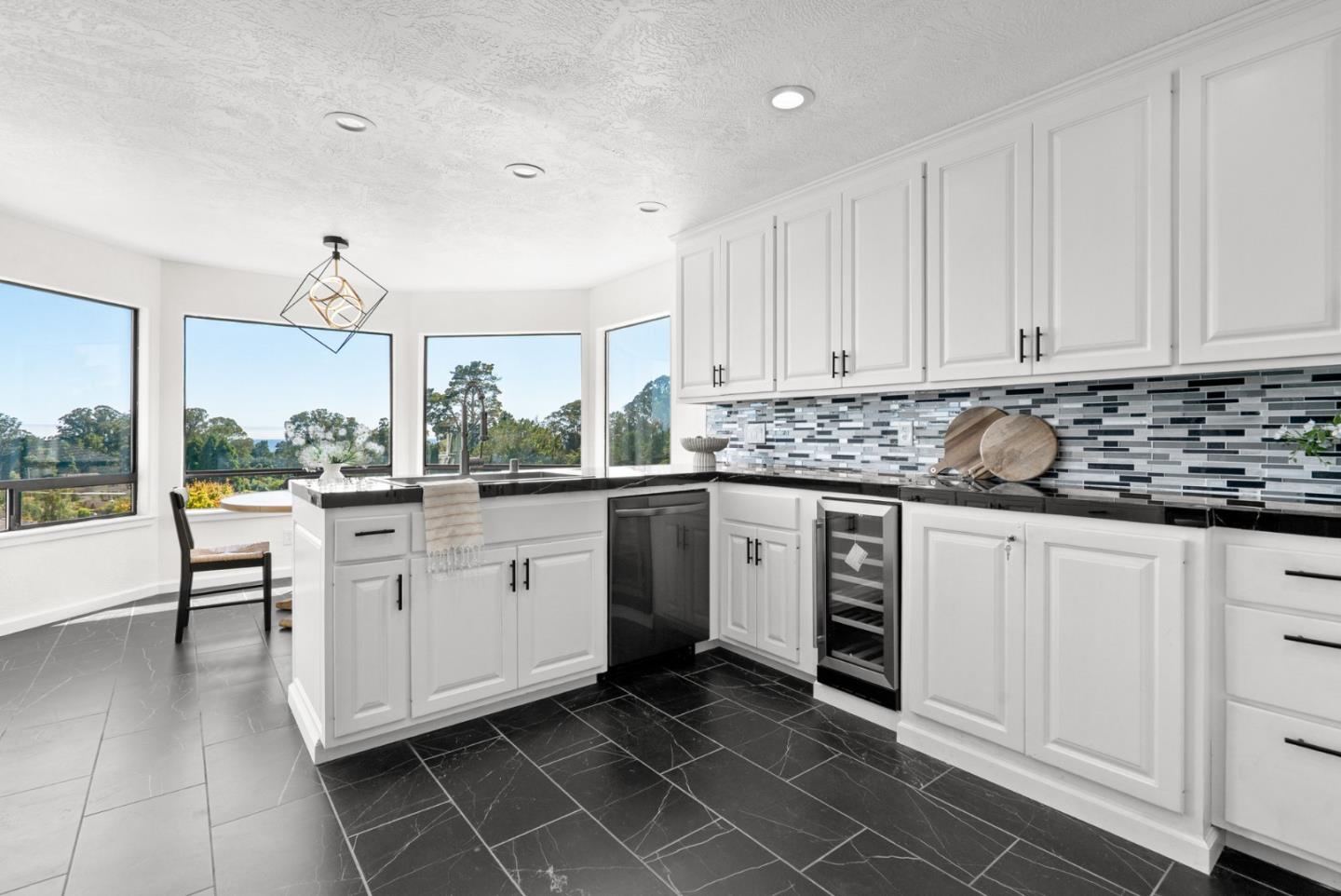 Detail Gallery Image 14 of 59 For 607 Saint Andrews Dr, Aptos,  CA 95003 - 5 Beds | 2/1 Baths