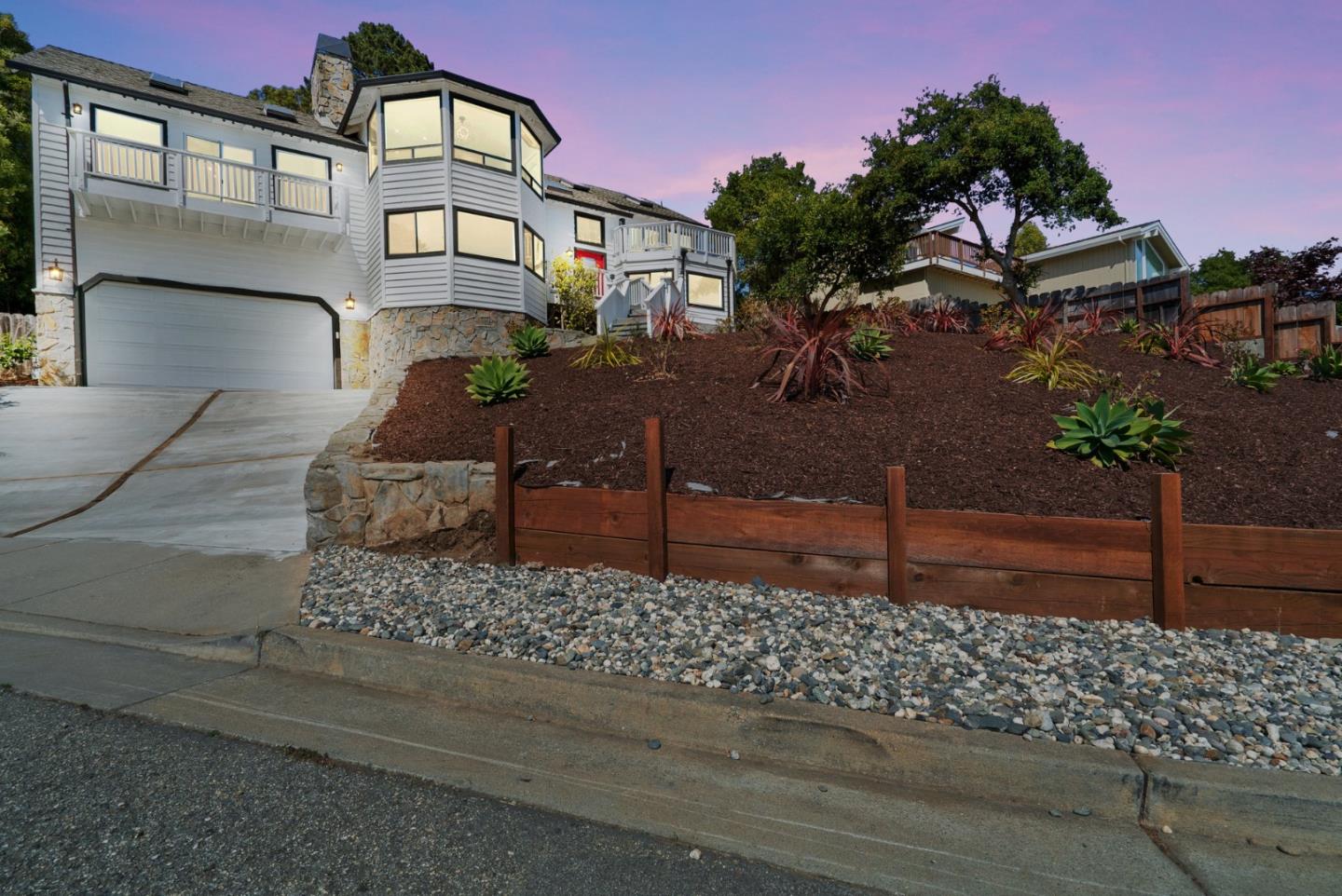 Detail Gallery Image 3 of 59 For 607 Saint Andrews Dr, Aptos,  CA 95003 - 5 Beds | 2/1 Baths