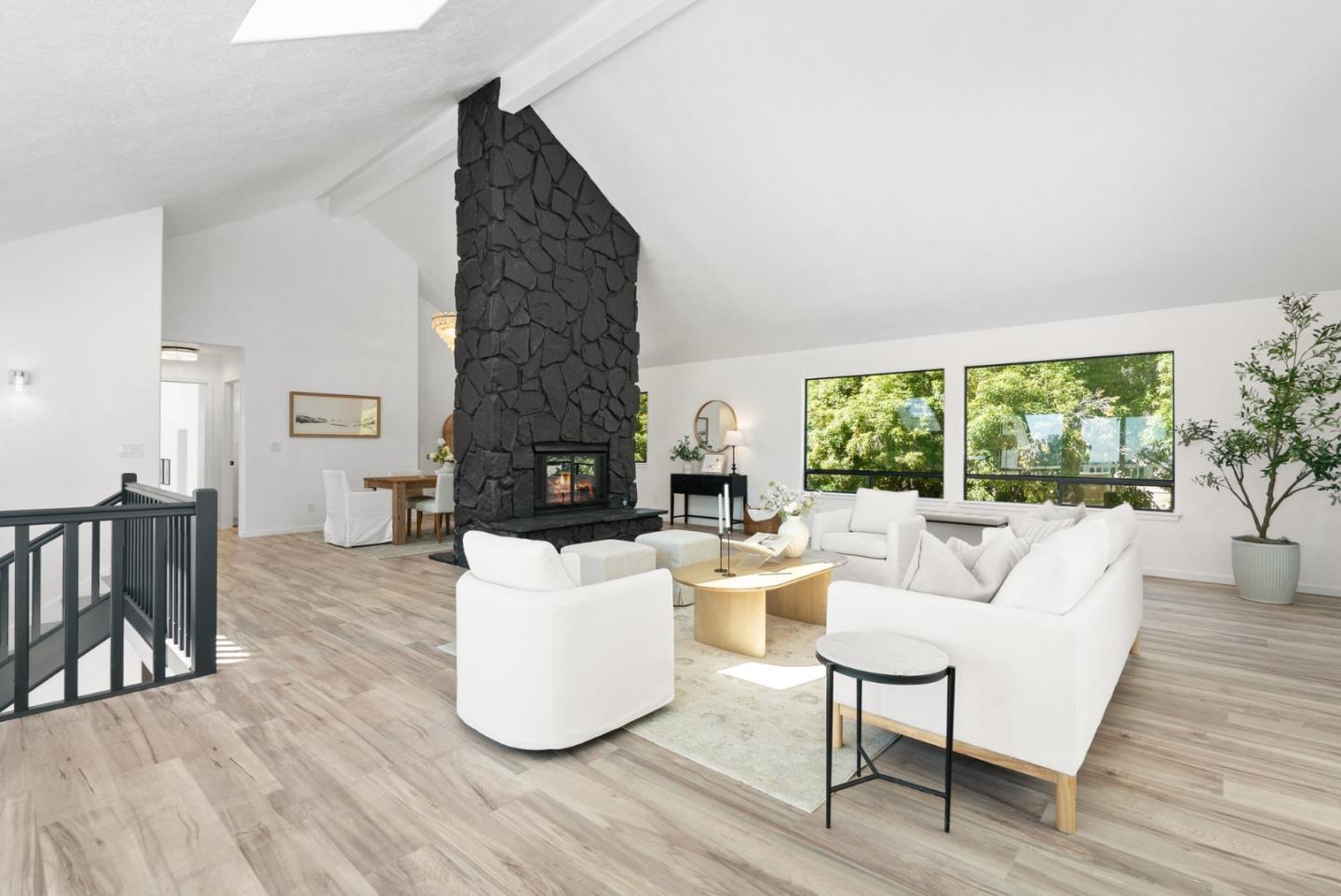Detail Gallery Image 8 of 59 For 607 Saint Andrews Dr, Aptos,  CA 95003 - 5 Beds | 2/1 Baths