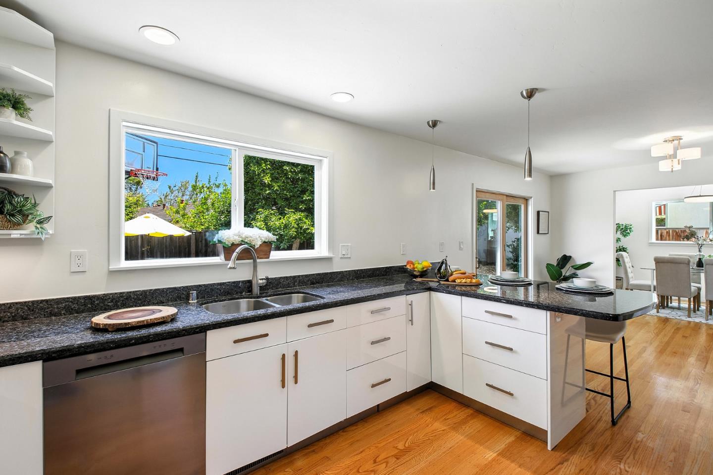 Detail Gallery Image 16 of 56 For 268 S Bernardo Ave, Sunnyvale,  CA 94086 - 4 Beds | 2/1 Baths