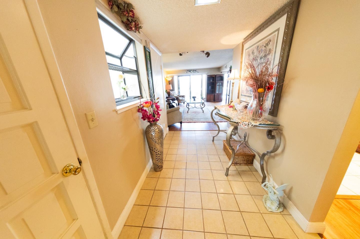 Detail Gallery Image 14 of 34 For 5437 Cribari Grn, San Jose,  CA 95135 - 2 Beds | 2 Baths