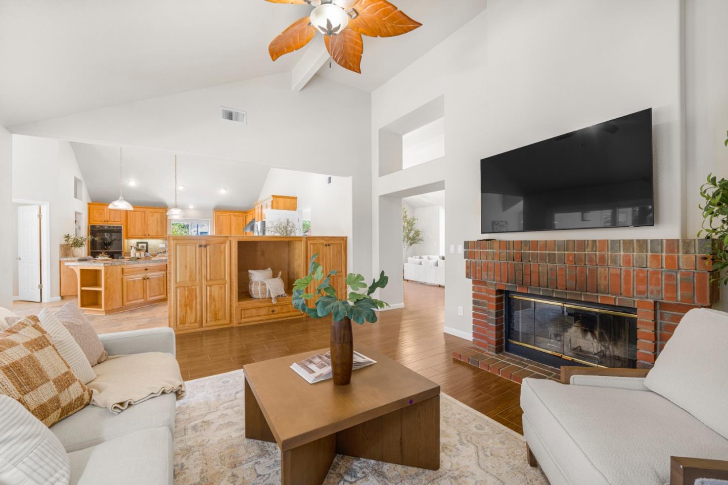 Detail Gallery Image 14 of 43 For 17157 Heatherwood Way, Morgan Hill,  CA 95037 - 4 Beds | 2/1 Baths