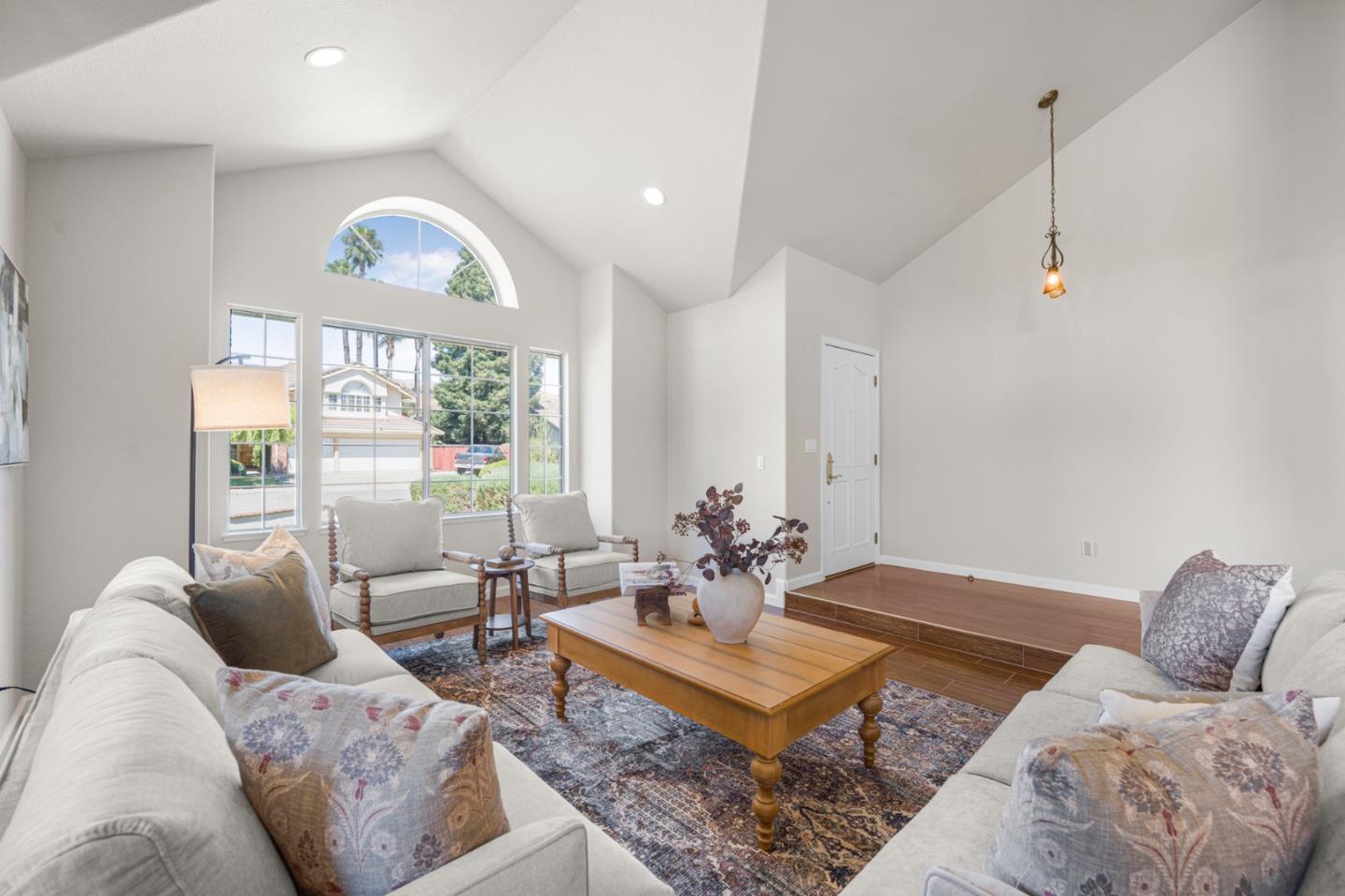 Detail Gallery Image 7 of 43 For 17157 Heatherwood Way, Morgan Hill,  CA 95037 - 4 Beds | 2/1 Baths
