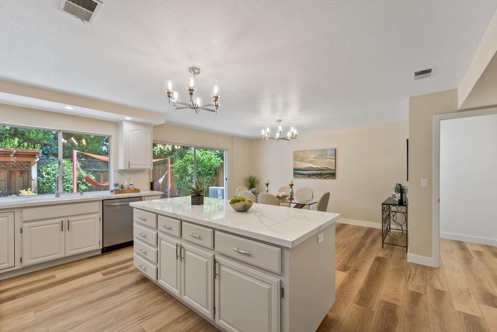 Detail Gallery Image 16 of 44 For 839 Springfield Ter, Sunnyvale,  CA 94087 - 3 Beds | 2/1 Baths