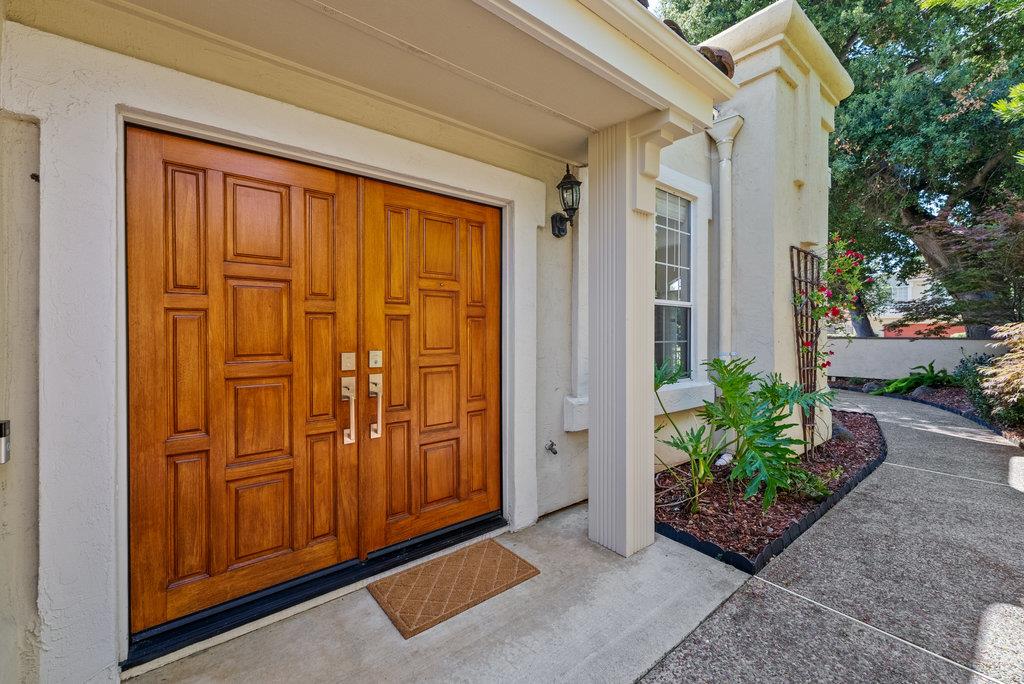 Detail Gallery Image 3 of 44 For 839 Springfield Ter, Sunnyvale,  CA 94087 - 3 Beds | 2/1 Baths