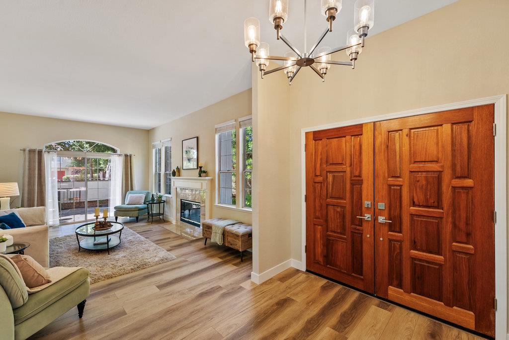Detail Gallery Image 4 of 44 For 839 Springfield Ter, Sunnyvale,  CA 94087 - 3 Beds | 2/1 Baths