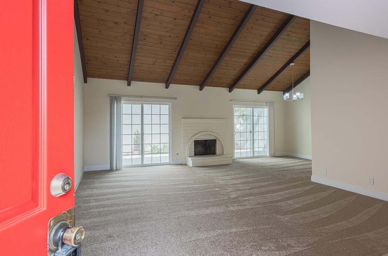 Detail Gallery Image 2 of 21 For 1076 Sherman Dr, Salinas,  CA 93907 - 2 Beds | 1 Baths