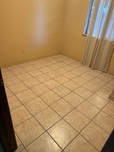 Detail Gallery Image 14 of 19 For 1102 Pinnacles Ave, Greenfield,  CA 93927 - 4 Beds | 2 Baths