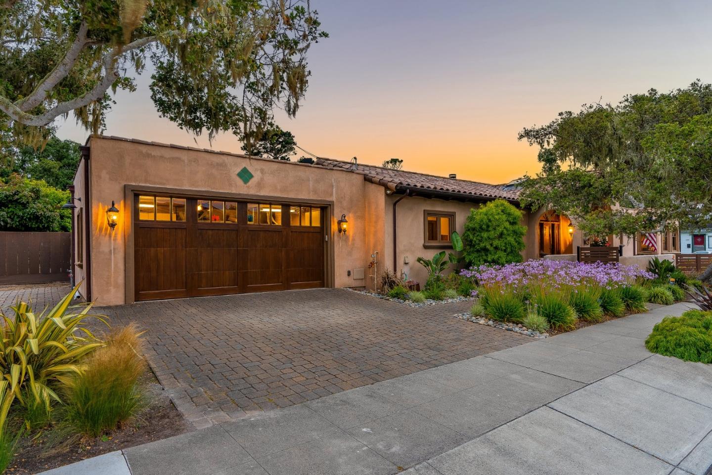 Detail Gallery Image 3 of 37 For 765 Gibson Ave, Pacific Grove,  CA 93950 - 3 Beds | 2 Baths
