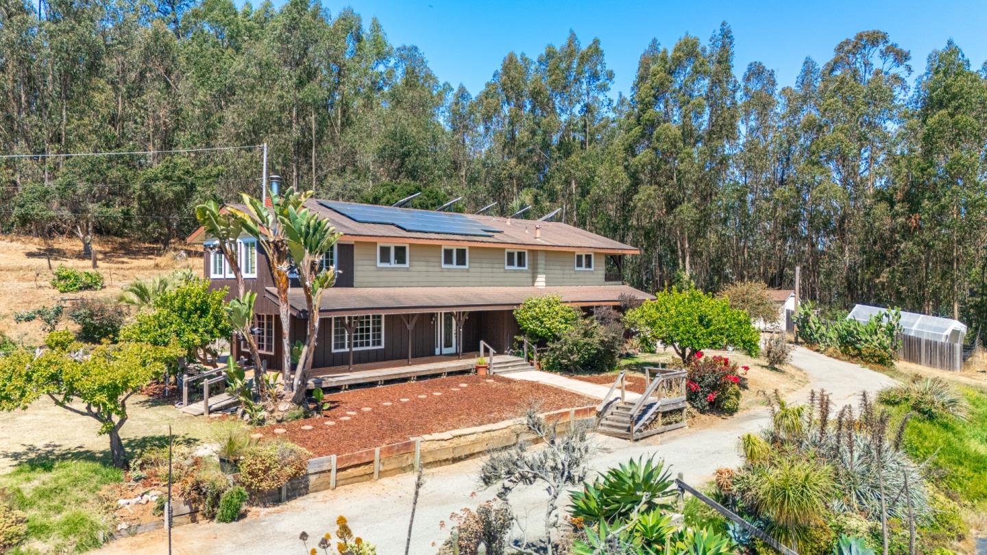 Detail Gallery Image 2 of 46 For 134 Trabing Rd, Watsonville,  CA 95076 - 6 Beds | 3/1 Baths