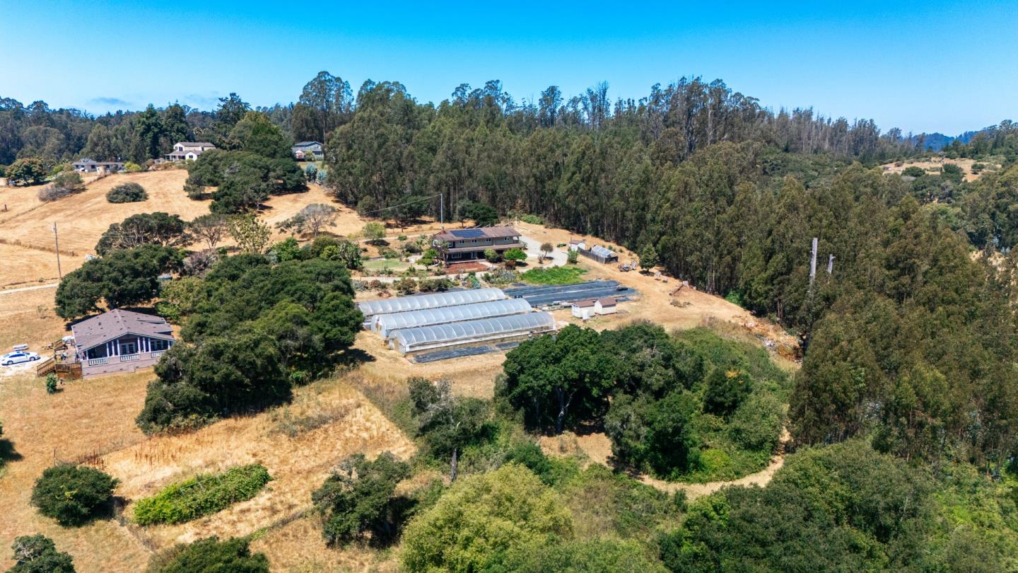 Detail Gallery Image 7 of 46 For 134 Trabing Rd, Watsonville,  CA 95076 - 6 Beds | 3/1 Baths