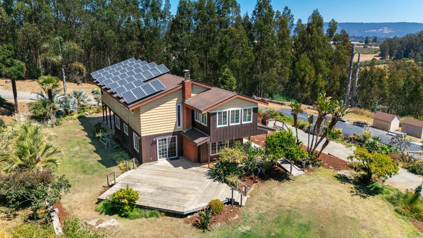 Detail Gallery Image 8 of 46 For 134 Trabing Rd, Watsonville,  CA 95076 - 6 Beds | 3/1 Baths