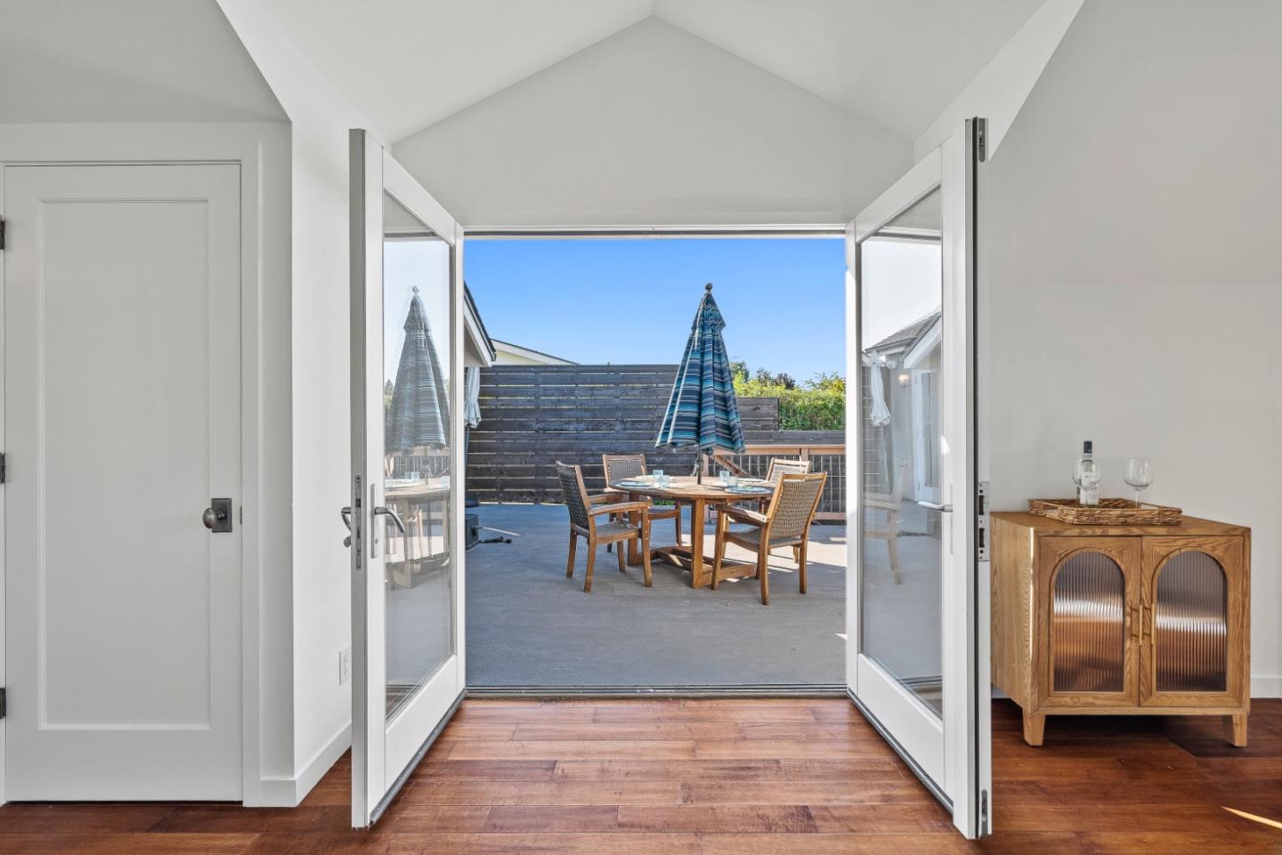 Detail Gallery Image 27 of 80 For 2200 Dolphin Dr, Aptos,  CA 95003 - 4 Beds | 3 Baths