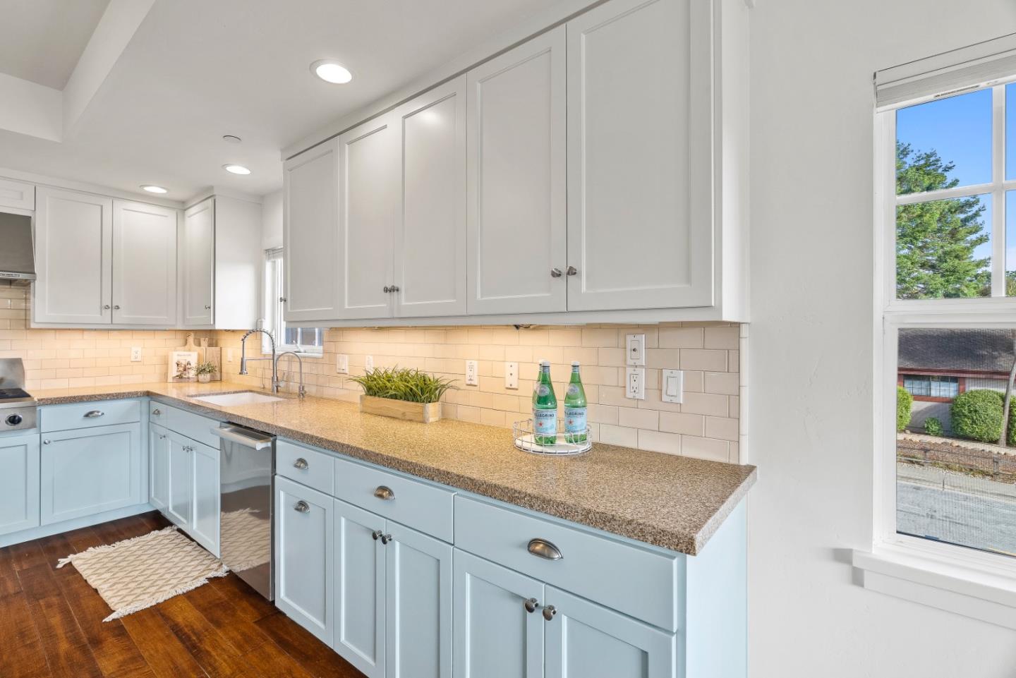 Detail Gallery Image 33 of 80 For 2200 Dolphin Dr, Aptos,  CA 95003 - 4 Beds | 3 Baths