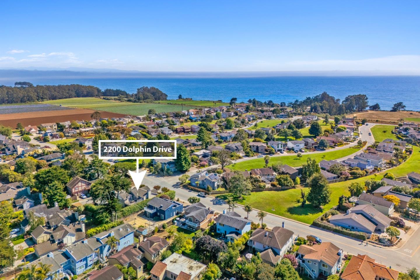 Detail Gallery Image 4 of 80 For 2200 Dolphin Dr, Aptos,  CA 95003 - 4 Beds | 3 Baths