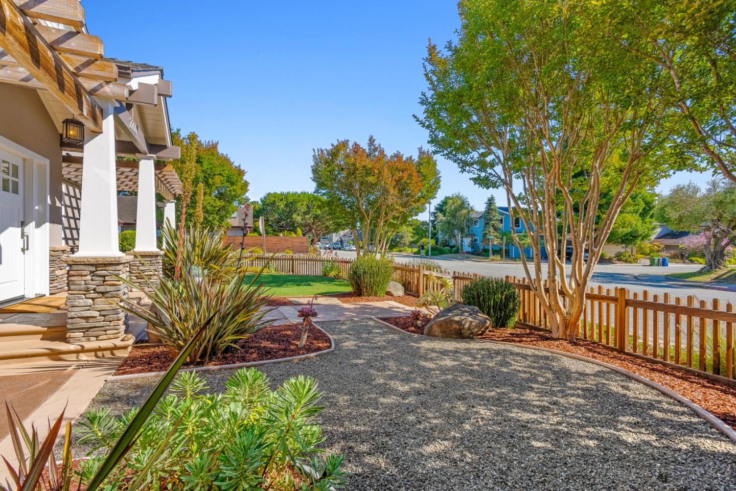 Detail Gallery Image 5 of 80 For 2200 Dolphin Dr, Aptos,  CA 95003 - 4 Beds | 3 Baths