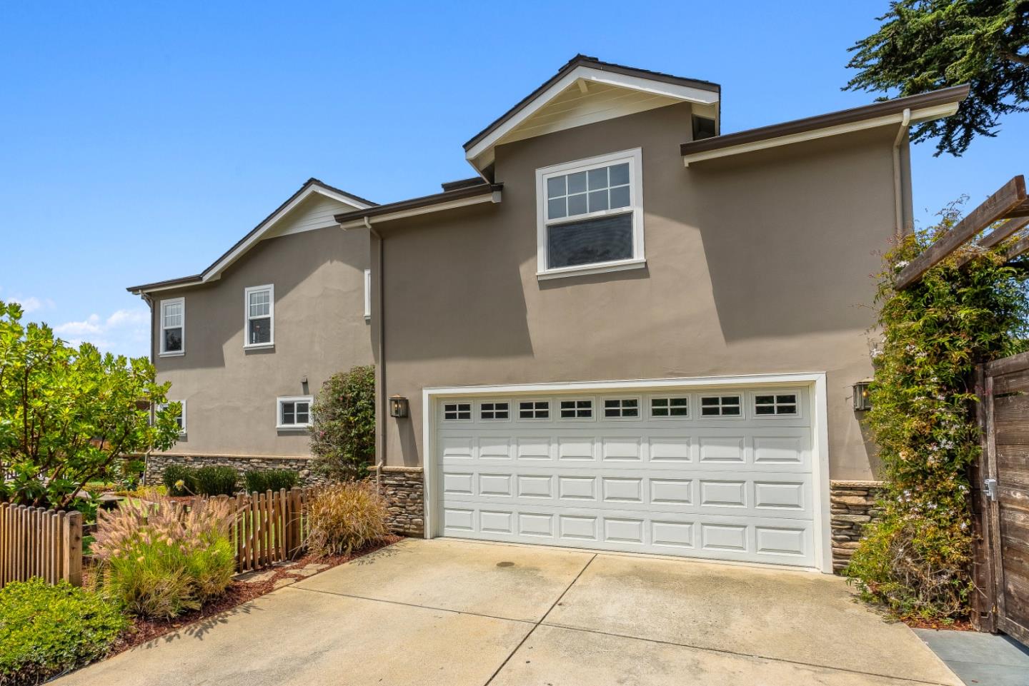 Detail Gallery Image 8 of 80 For 2200 Dolphin Dr, Aptos,  CA 95003 - 4 Beds | 3 Baths