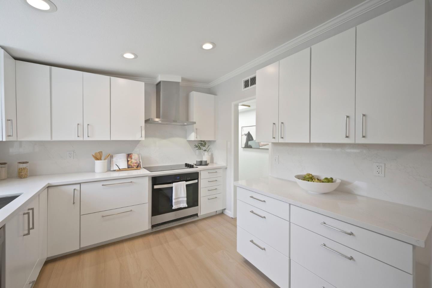 Detail Gallery Image 11 of 60 For 1114 Lily Ave, Sunnyvale,  CA 94086 - 3 Beds | 2 Baths