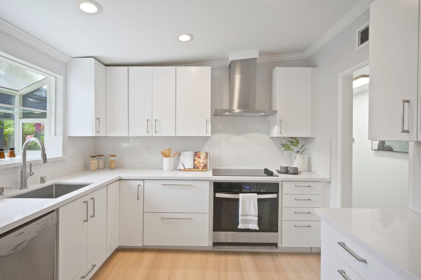 Detail Gallery Image 12 of 60 For 1114 Lily Ave, Sunnyvale,  CA 94086 - 3 Beds | 2 Baths