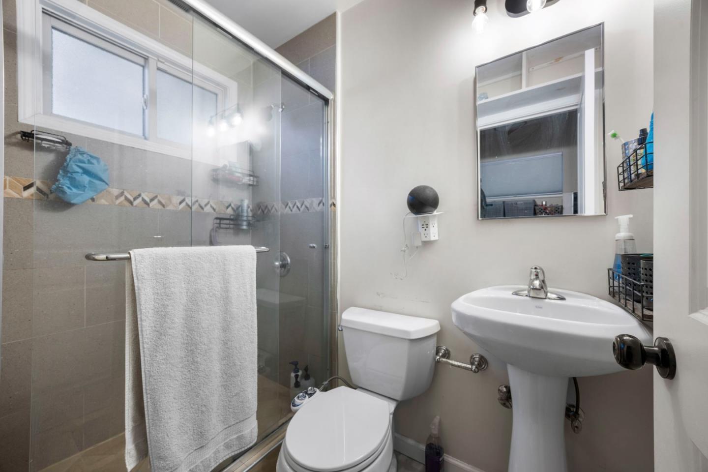 Detail Gallery Image 16 of 28 For 88 Newhall St, Hayward,  CA 94544 - 3 Beds | 2 Baths