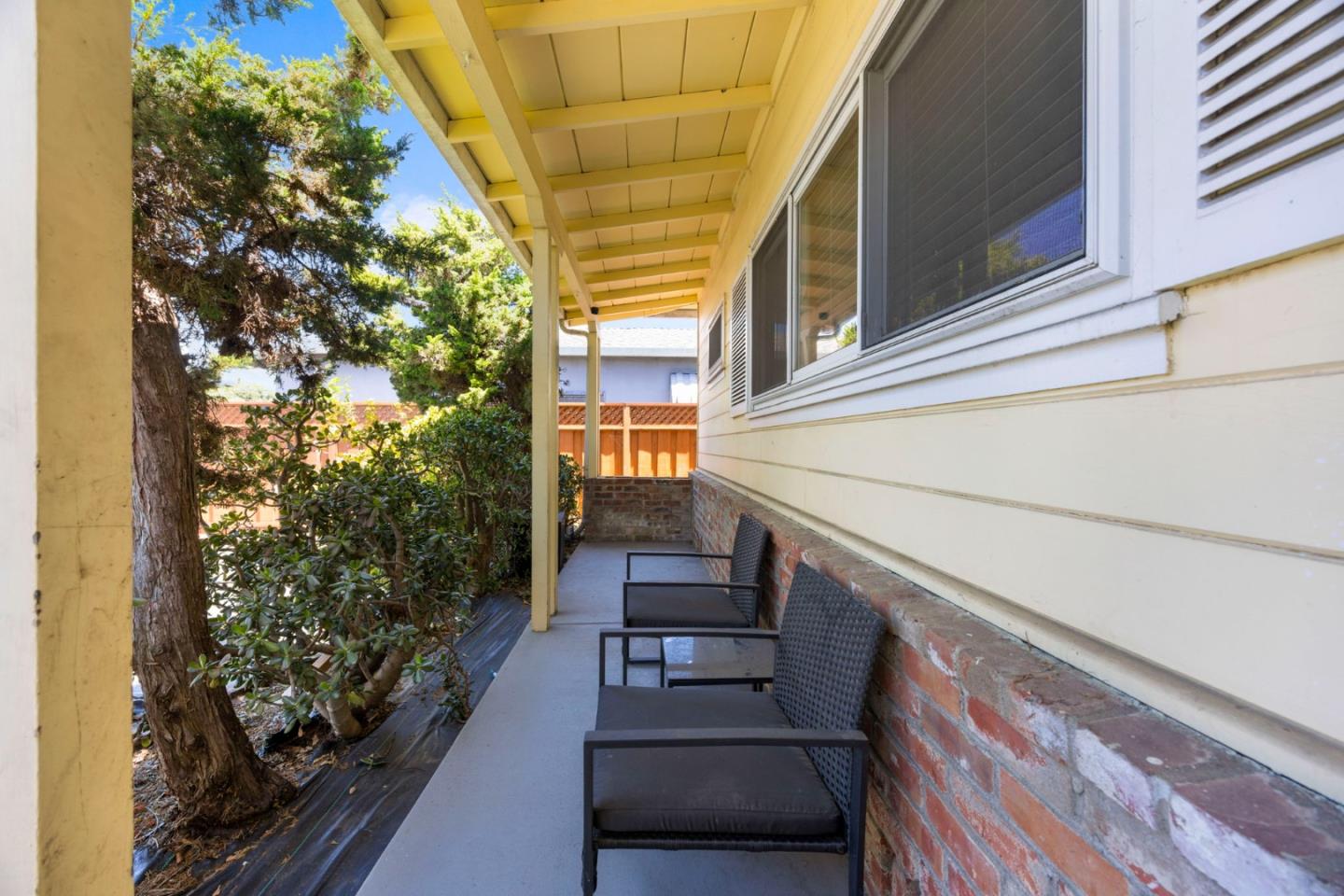 Detail Gallery Image 3 of 28 For 88 Newhall St, Hayward,  CA 94544 - 3 Beds | 2 Baths