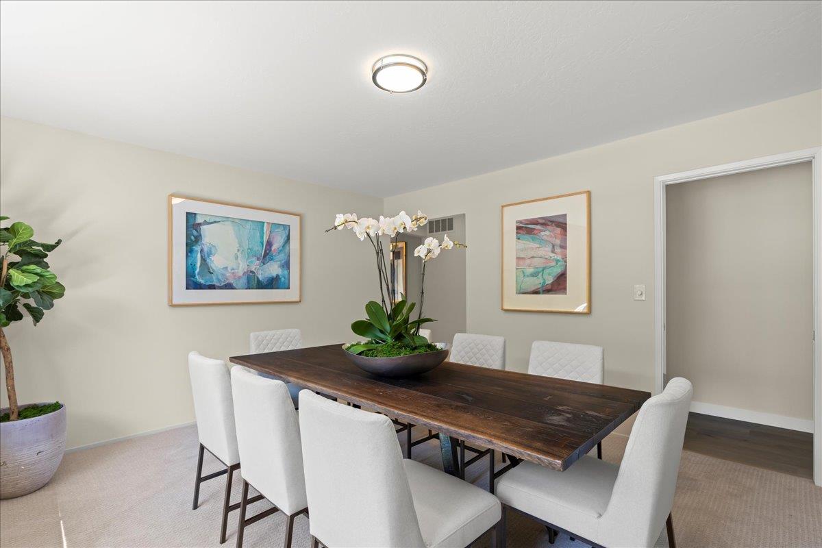 Detail Gallery Image 12 of 56 For 12650 Viscaino Ct, Los Altos Hills,  CA 94022 - 4 Beds | 3 Baths