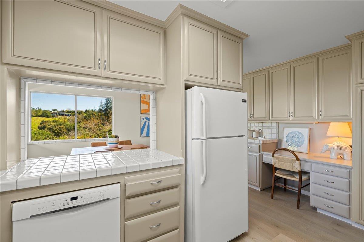 Detail Gallery Image 16 of 56 For 12650 Viscaino Ct, Los Altos Hills,  CA 94022 - 4 Beds | 3 Baths