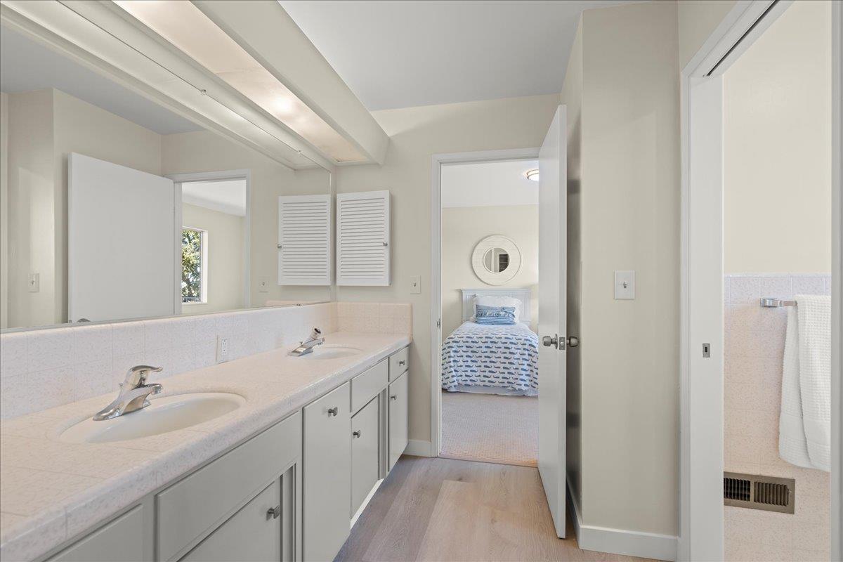 Detail Gallery Image 22 of 56 For 12650 Viscaino Ct, Los Altos Hills,  CA 94022 - 4 Beds | 3 Baths