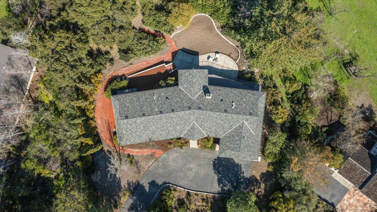 Detail Gallery Image 40 of 56 For 12650 Viscaino Ct, Los Altos Hills,  CA 94022 - 4 Beds | 3 Baths