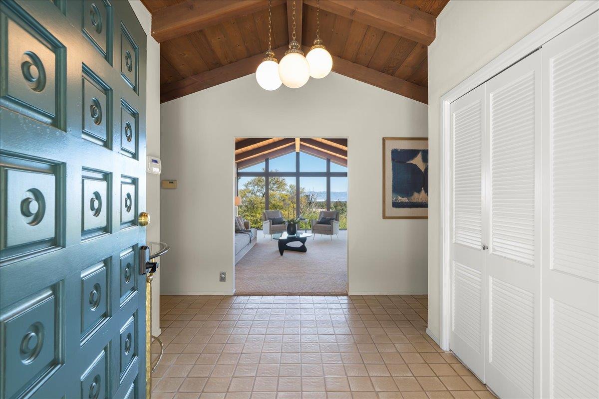Detail Gallery Image 7 of 56 For 12650 Viscaino Ct, Los Altos Hills,  CA 94022 - 4 Beds | 3 Baths