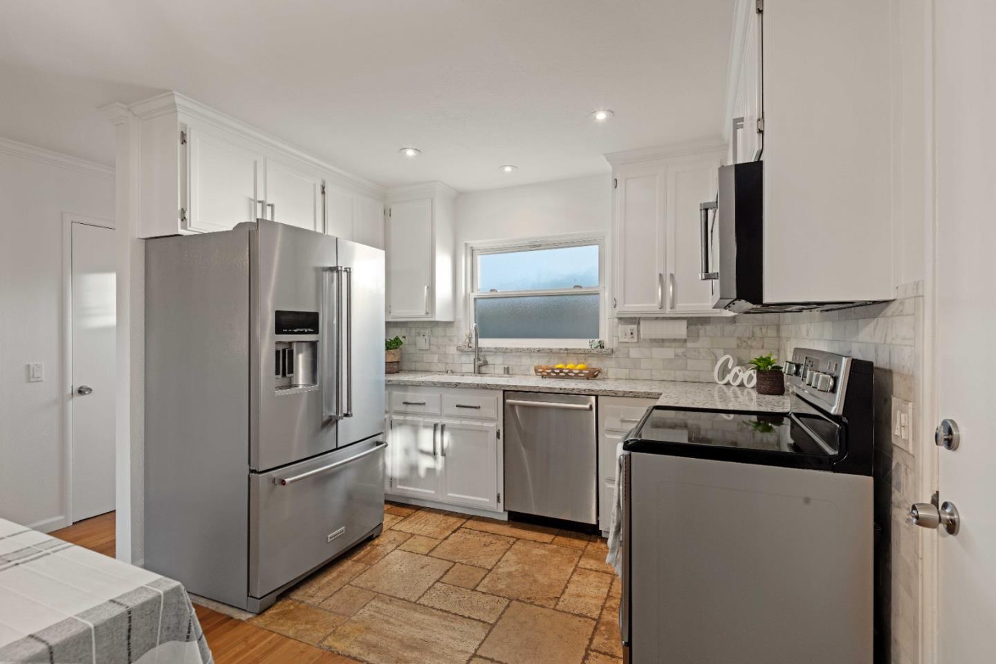 Detail Gallery Image 18 of 25 For 1890 Wharf Rd, Capitola,  CA 95010 - 1 Beds | 1 Baths