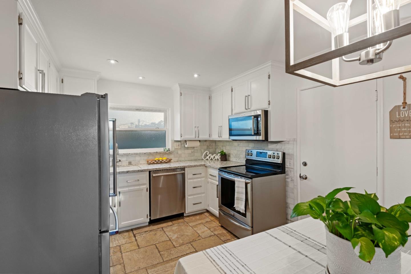 Detail Gallery Image 19 of 25 For 1890 Wharf Rd, Capitola,  CA 95010 - 1 Beds | 1 Baths