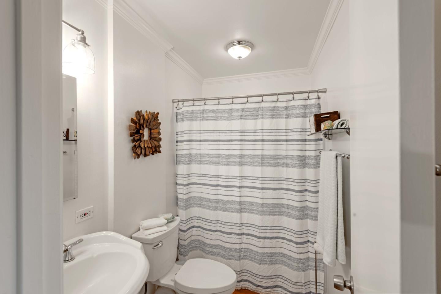 Detail Gallery Image 20 of 25 For 1890 Wharf Rd, Capitola,  CA 95010 - 1 Beds | 1 Baths