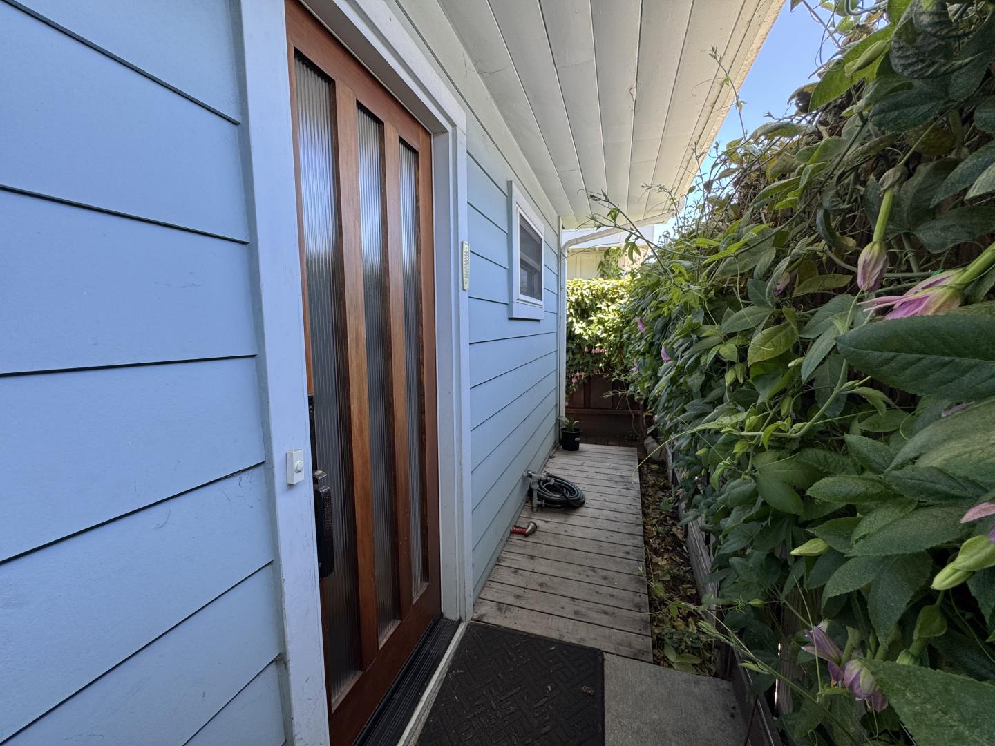 Detail Gallery Image 4 of 25 For 1890 Wharf Rd, Capitola,  CA 95010 - 1 Beds | 1 Baths