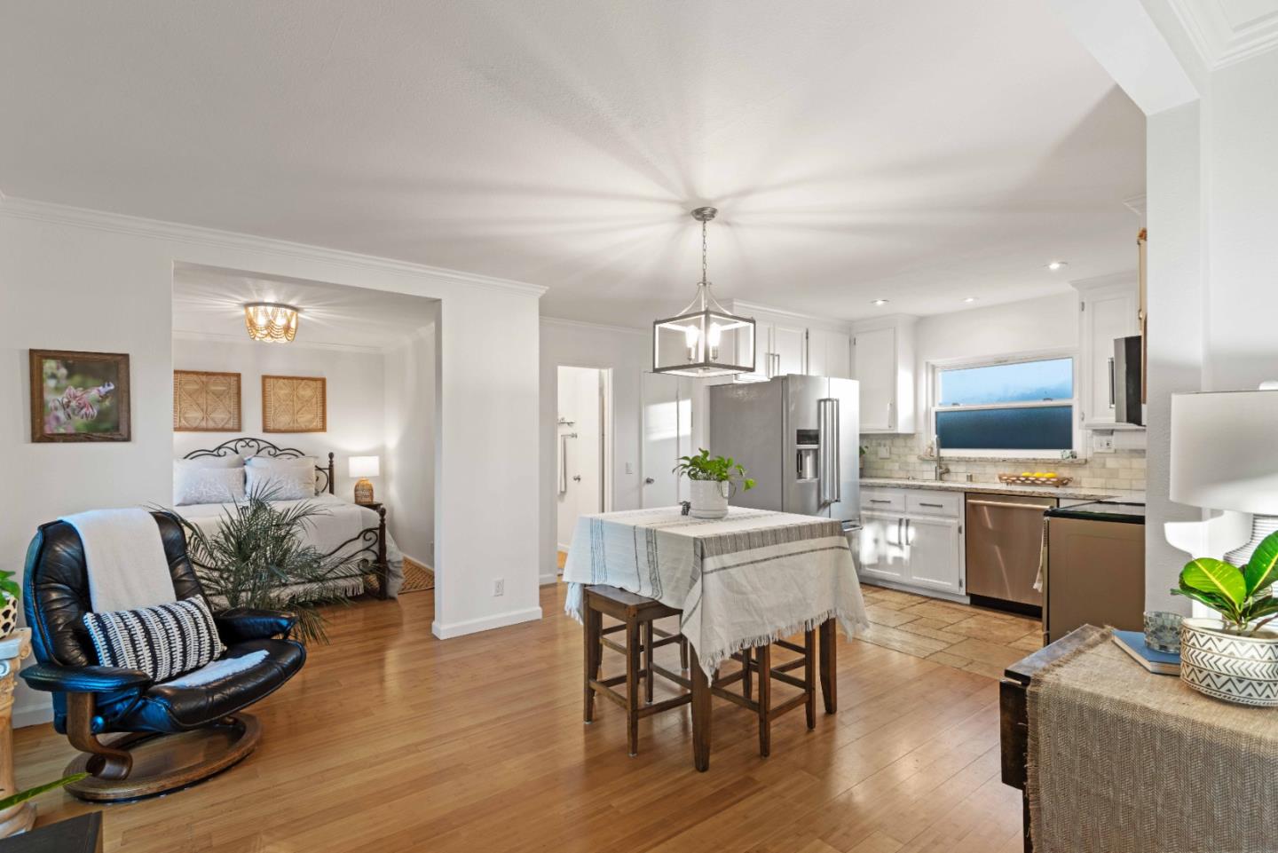Detail Gallery Image 9 of 25 For 1890 Wharf Rd, Capitola,  CA 95010 - 1 Beds | 1 Baths