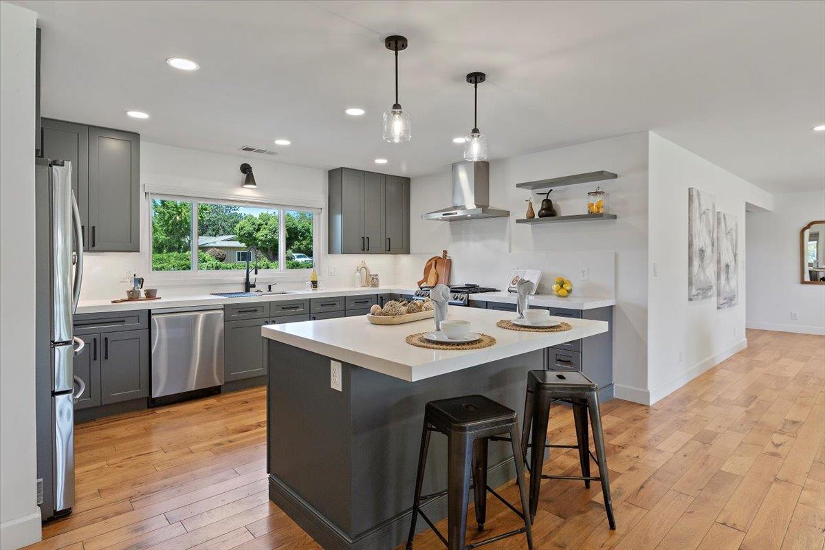 Detail Gallery Image 13 of 62 For 190 W San Martin Ave, San Martin,  CA 95046 - 3 Beds | 3 Baths