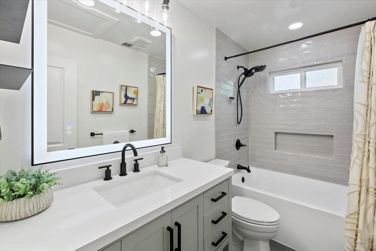 Detail Gallery Image 29 of 62 For 190 W San Martin Ave, San Martin,  CA 95046 - 3 Beds | 3 Baths