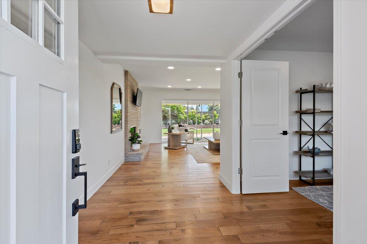 Detail Gallery Image 5 of 62 For 190 W San Martin Ave, San Martin,  CA 95046 - 3 Beds | 3 Baths