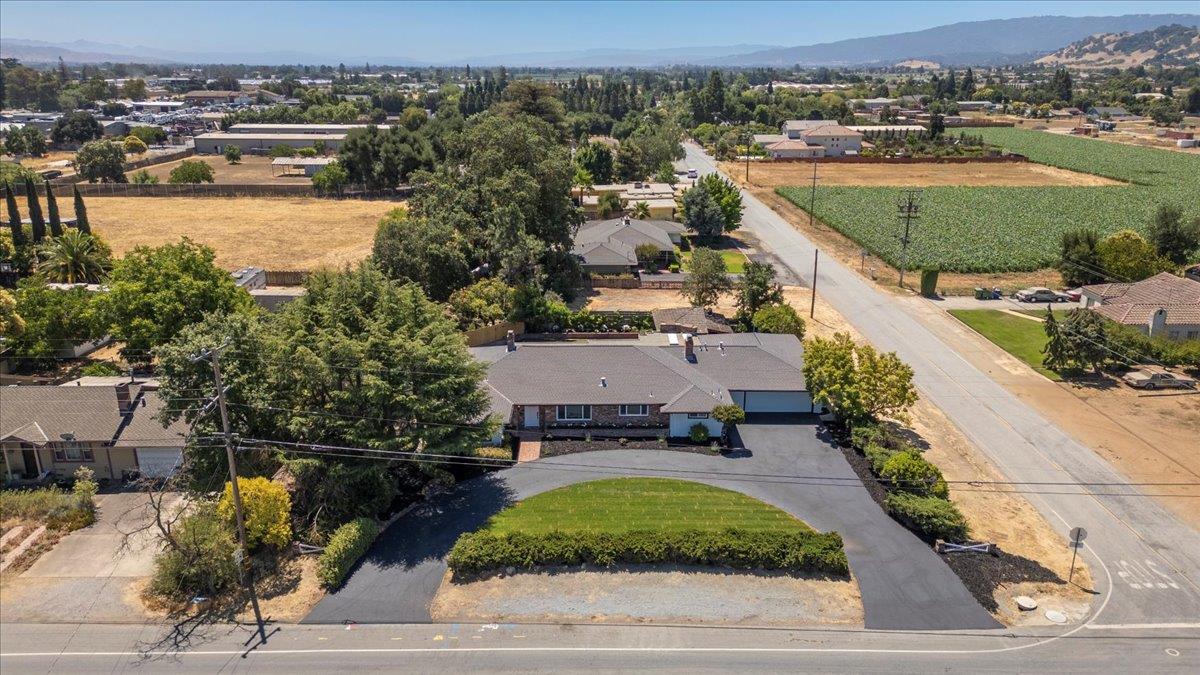 Detail Gallery Image 54 of 62 For 190 W San Martin Ave, San Martin,  CA 95046 - 3 Beds | 3 Baths